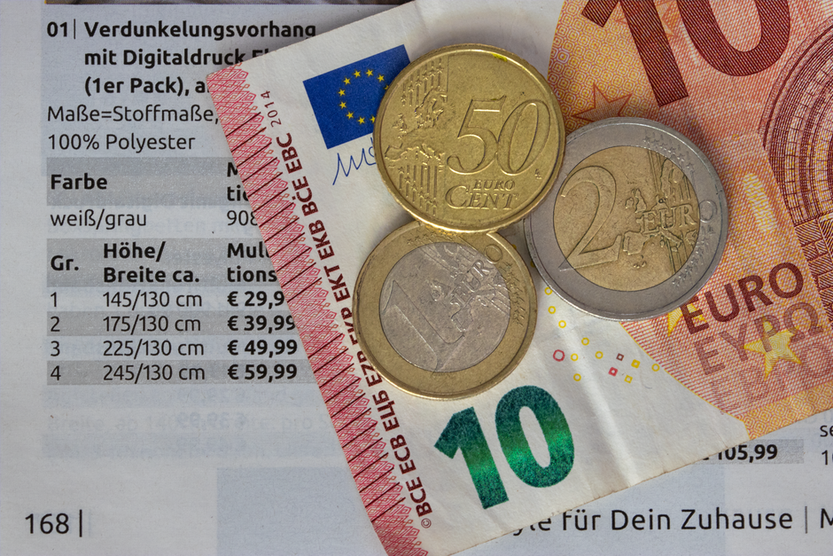ユーロ通貨と価格表フラットレイ