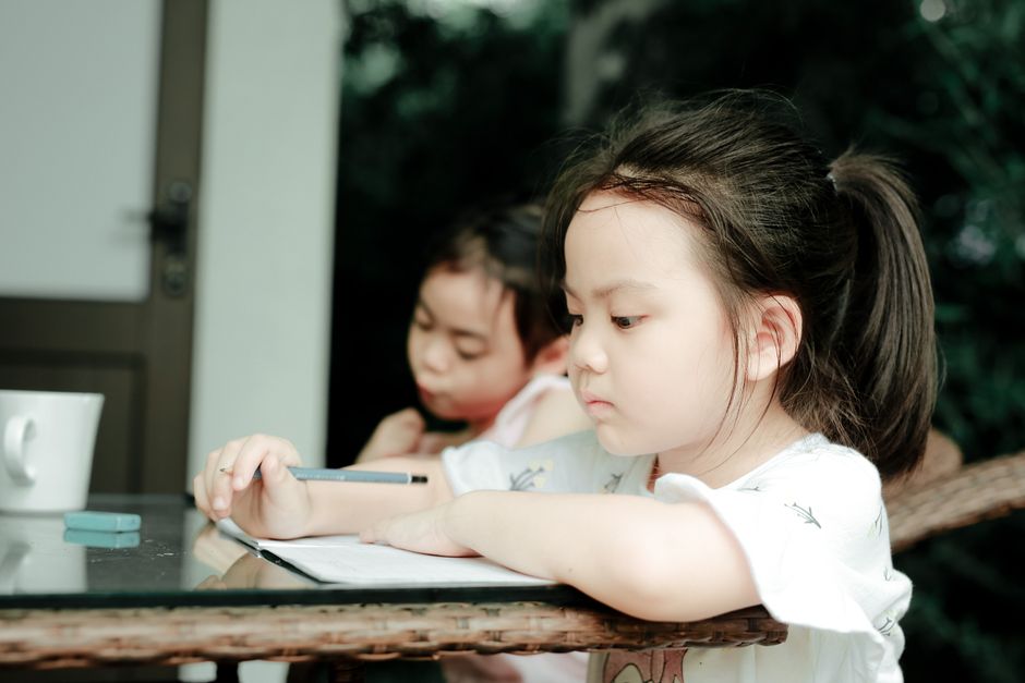 社会人の夏休み勉強法2026短期集中 1週間で取れる資格・おすすめ教材・スケジュールなど